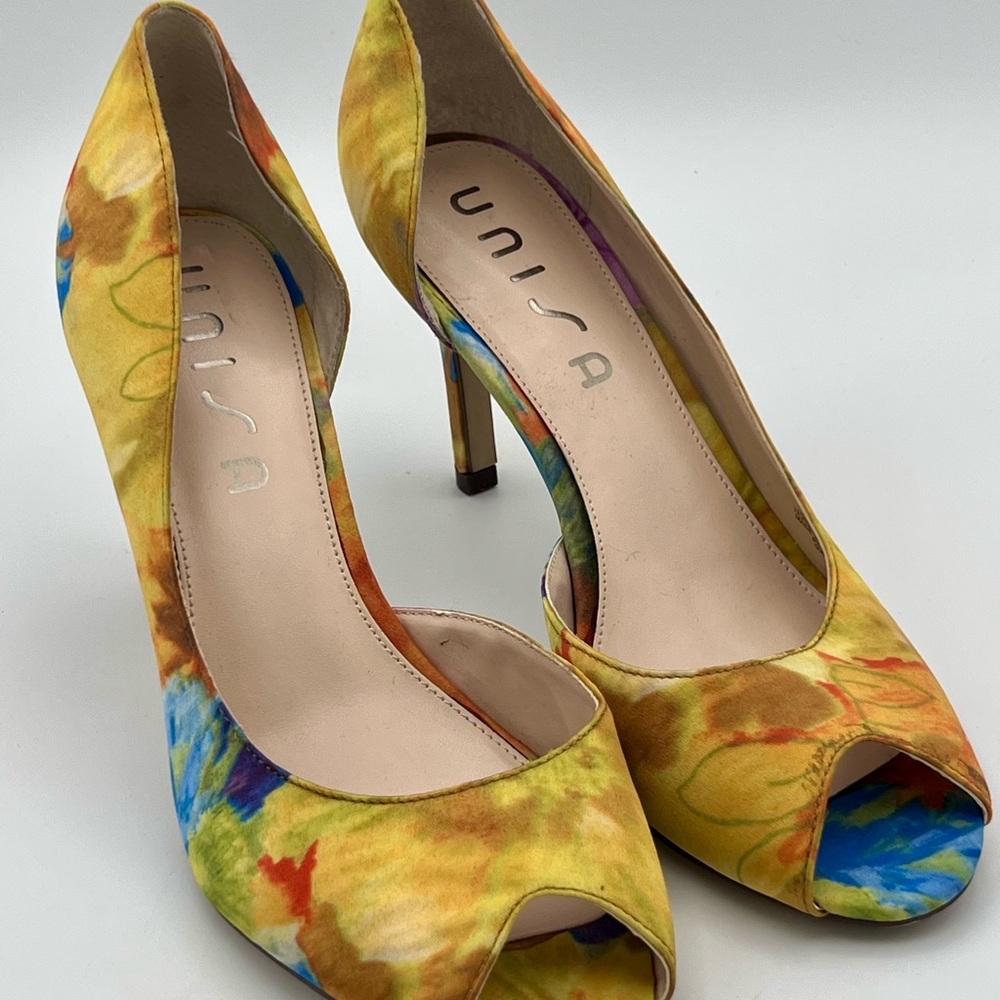 💕 Unisa peep toe colorful yellow heeled toe size 8.5 boho coquette elegant